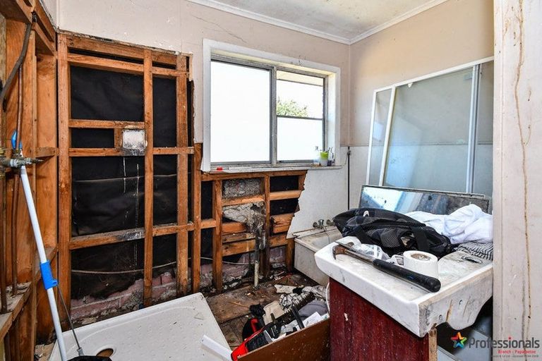 Photo of property in 49 Wakefield Road, Favona, Auckland, 2024