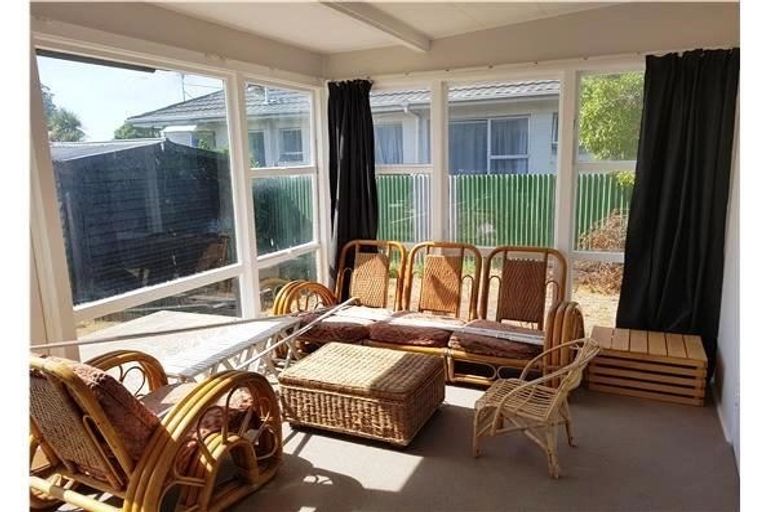 Photo of property in 12 Lonsdale Street, New Brighton, Christchurch, 8083