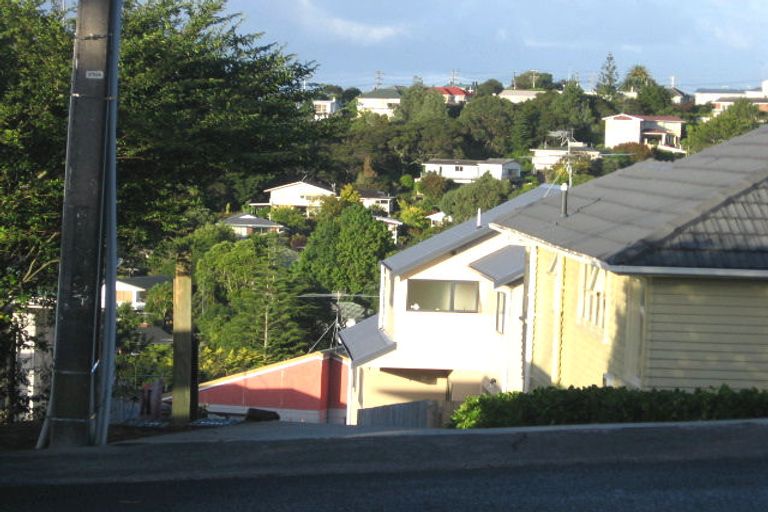 Photo of property in 33 Monarch Avenue, Hillcrest, Auckland, 0627