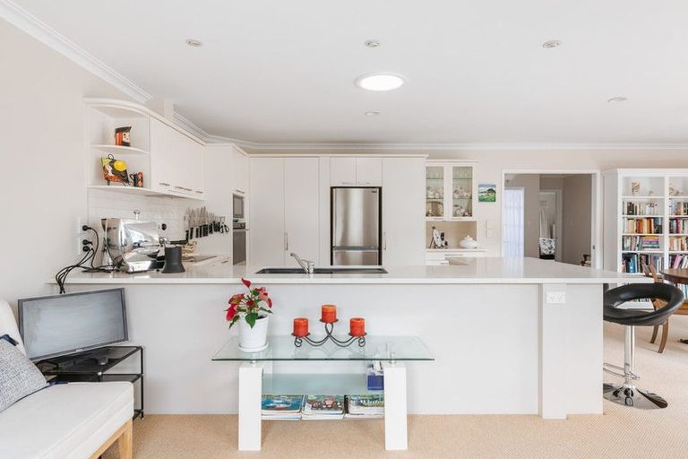 Photo of property in 28 Kinloch Drive, Bethlehem, Tauranga, 3110