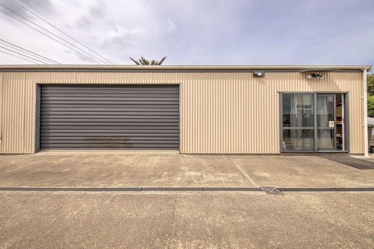 Photo of property in 42 Peel Street, Westport, 7825