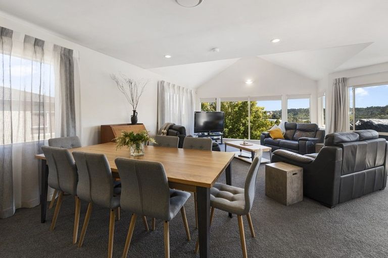 Photo of property in 6 Stephanie Close, Glenfield, Auckland, 0629