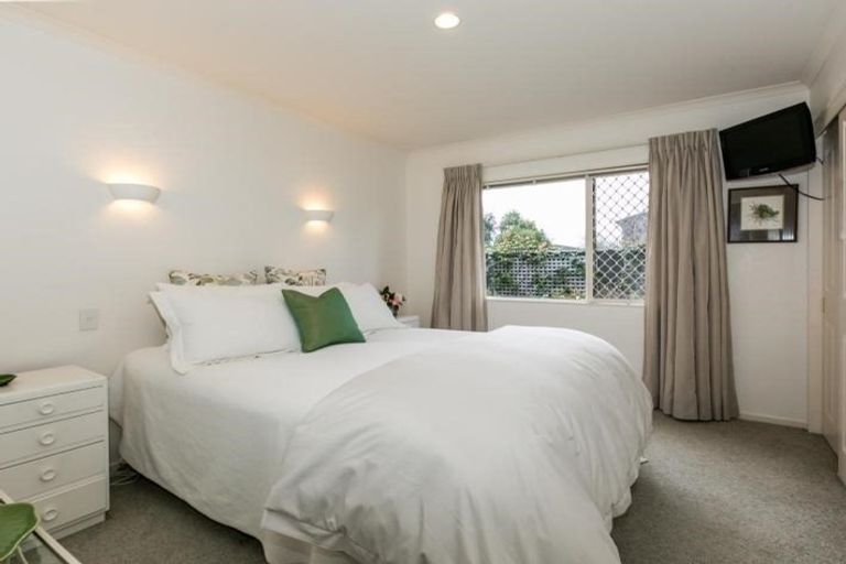 Photo of property in 22 Kensington Drive, Taradale, Napier, 4112