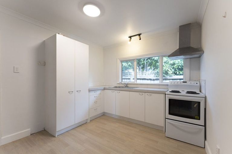Photo of property in 43 Aorangi Road, Bryndwr, Christchurch, 8053