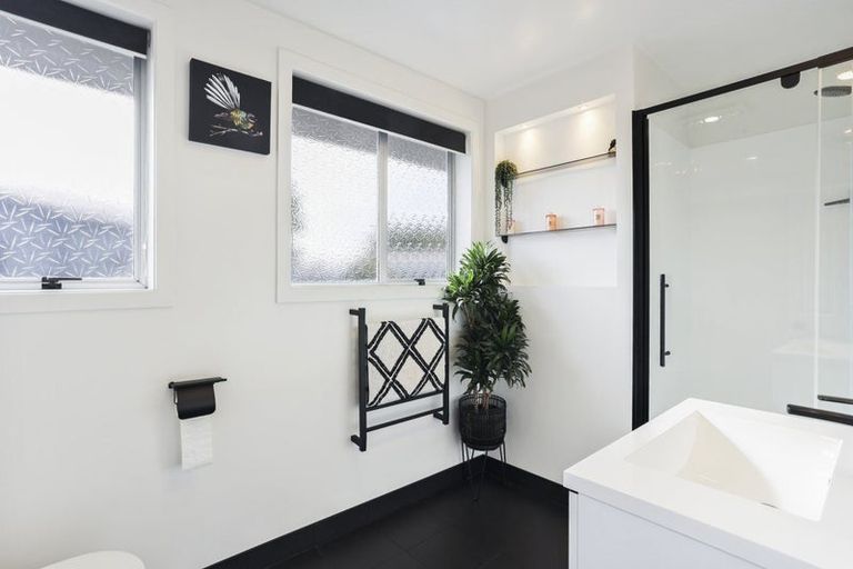 Photo of property in 28 Shetland Street, Woolston, Christchurch, 8062