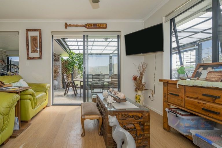 Photo of property in 24 Debenham Drive, Whitianga, 3510