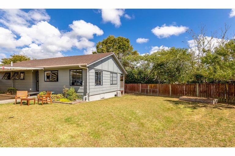 Photo of property in 7 Imperial Place, Henderson, Auckland, 0612
