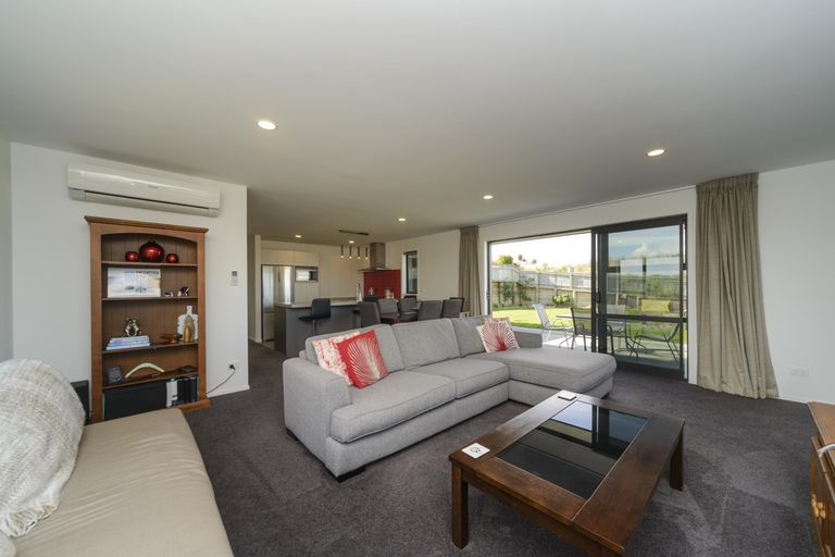 Photo of property in 30 Macdonald Heights, Feilding, 4702