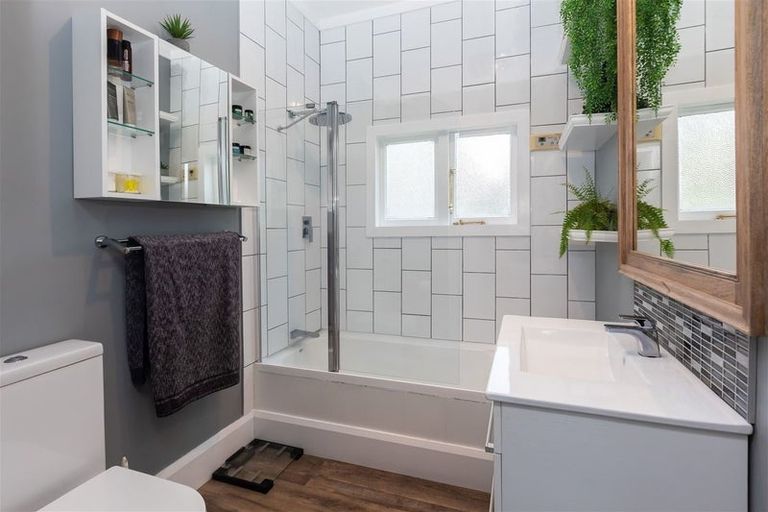 Photo of property in 533 Cranford Street, Redwood, Christchurch, 8051