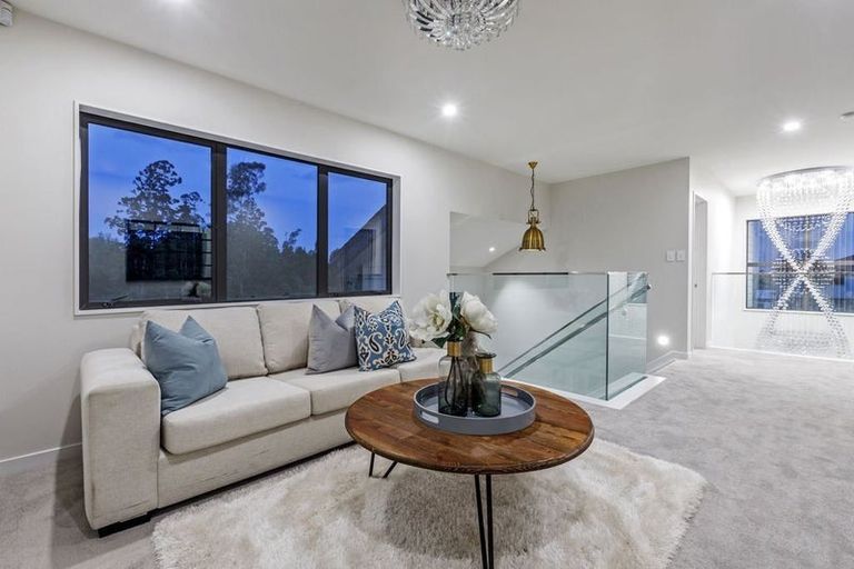 Photo of property in 22 Thomas Rielly Avenue, Hobsonville, Auckland, 0616