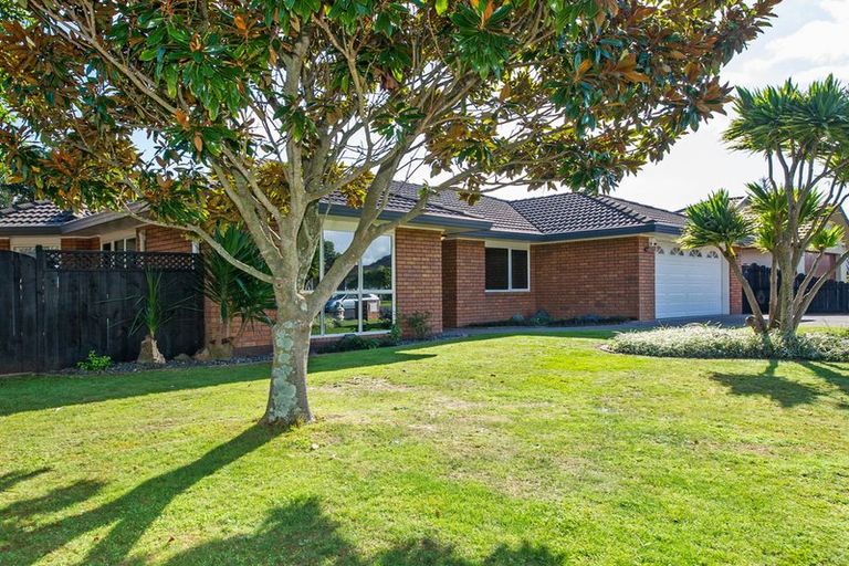 Photo of property in 15 Longford Park Drive, Takanini, 2112