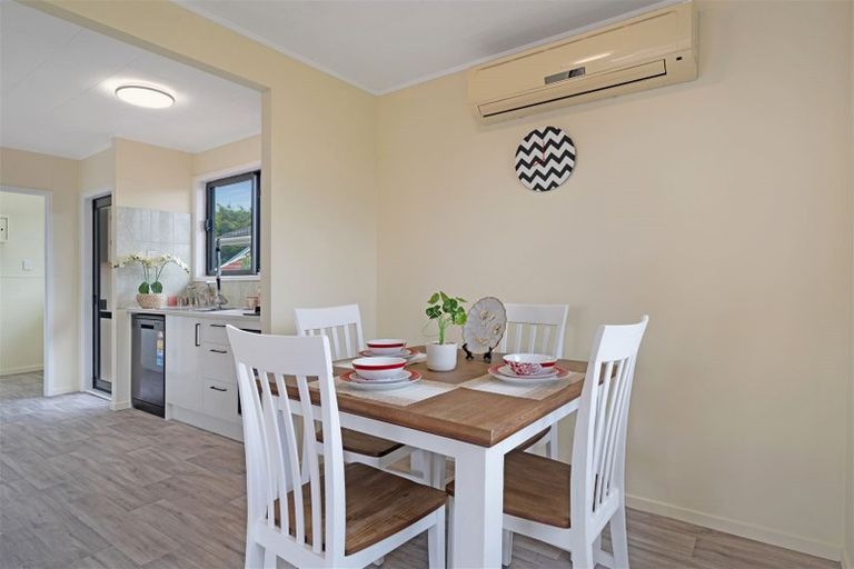 Photo of property in 2a Murillo Place, Henderson, Auckland, 0612