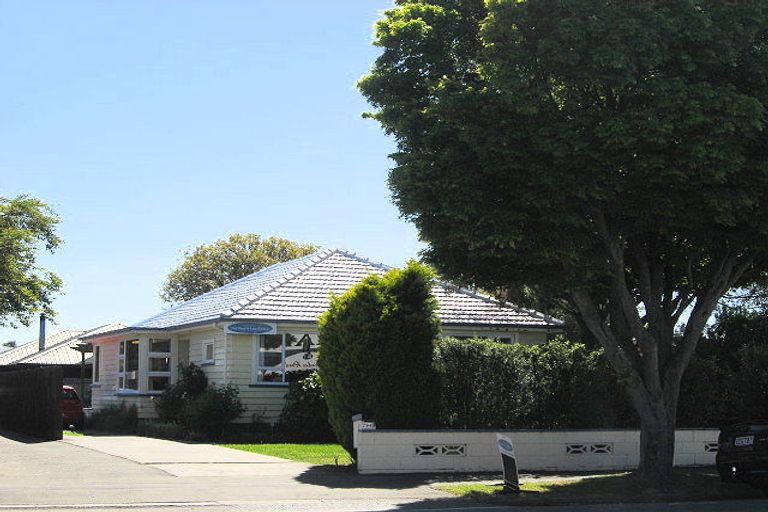 Photo of property in 294 Wairakei Road, Bryndwr, Christchurch, 8053