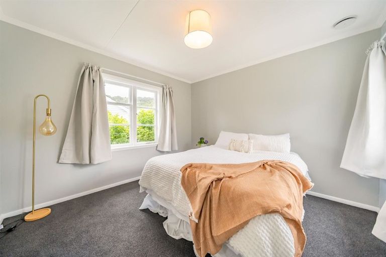 Photo of property in 62 Main Road, Wainuiomata, Lower Hutt, 5014