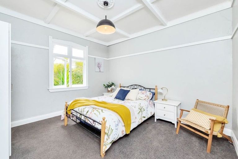 Photo of property in 19 Craigbank Avenue, New Lynn, Auckland, 0600