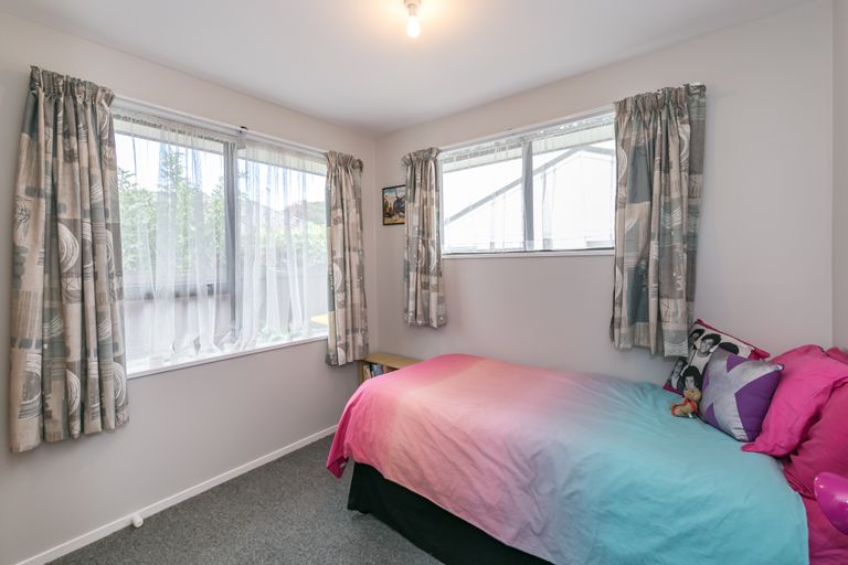 Photo of property in 83 Arcon Drive, Broomfield, Christchurch, 8042