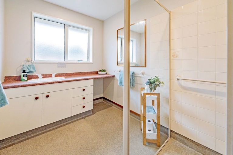 Photo of property in 2/30 Seymour Street, Hornby, Christchurch, 8042