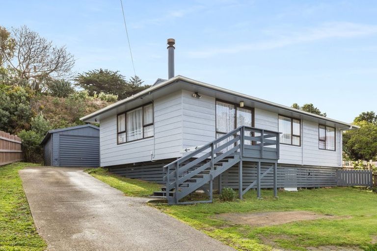 Photo of property in 30 Owhiti Street, Titahi Bay, Porirua, 5022