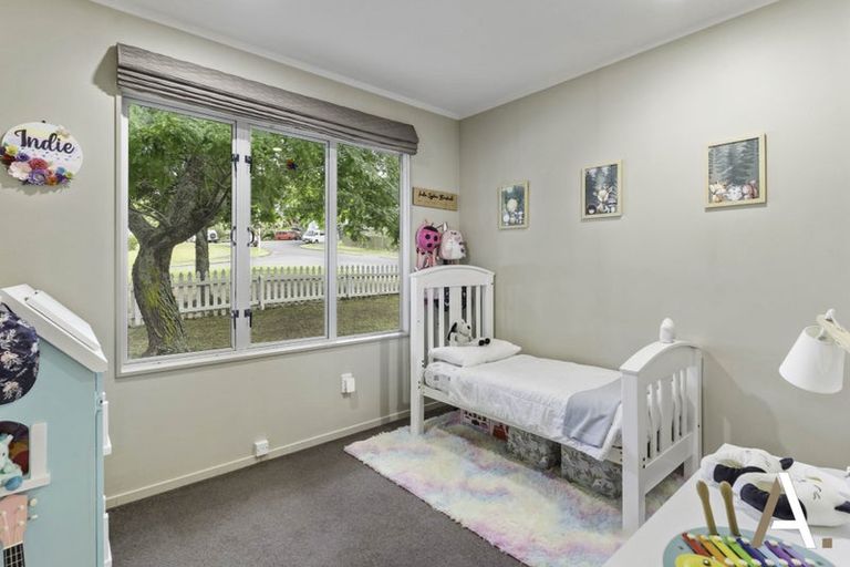 Photo of property in 42 Banyan Drive, Totara Heights, Auckland, 2105