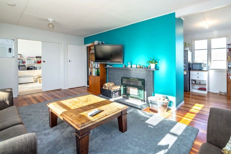 Photo of property in 17 Costley Street, Carterton, 5713