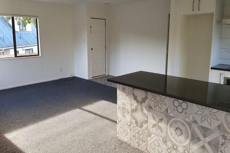 Photo of property in 20 Thistledew Place, Bayview, Auckland, 0629