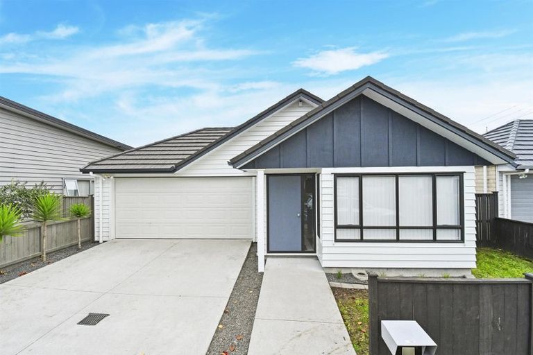 Photo of property in 27 Kotuku Crescent, Takanini, 2112