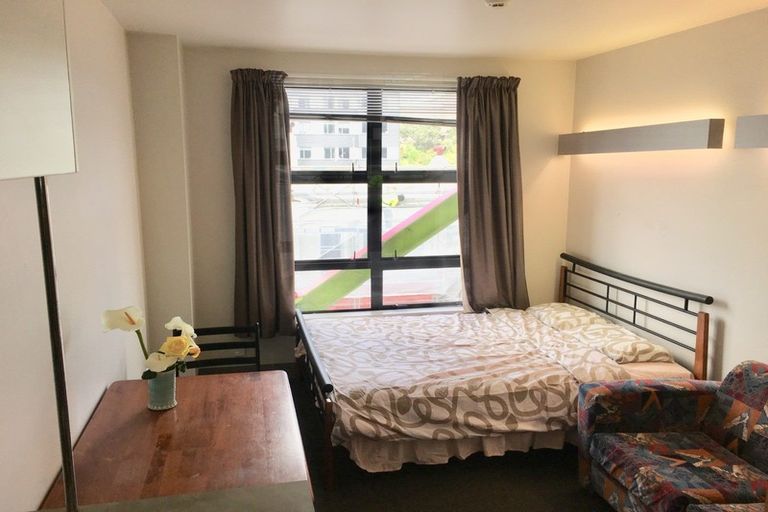 Photo of property in Urbane Apartments, 17/29 Webb Street, Mount Cook, Wellington, 6011