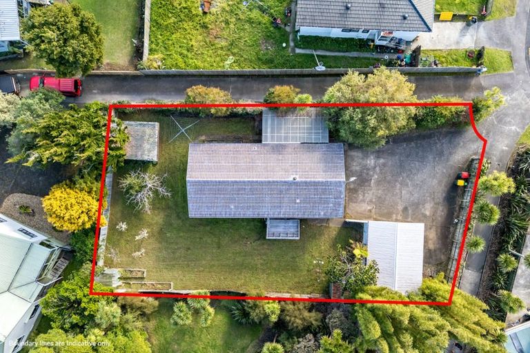 Photo of property in 19 Benita Place, Sunnyvale, Auckland, 0612