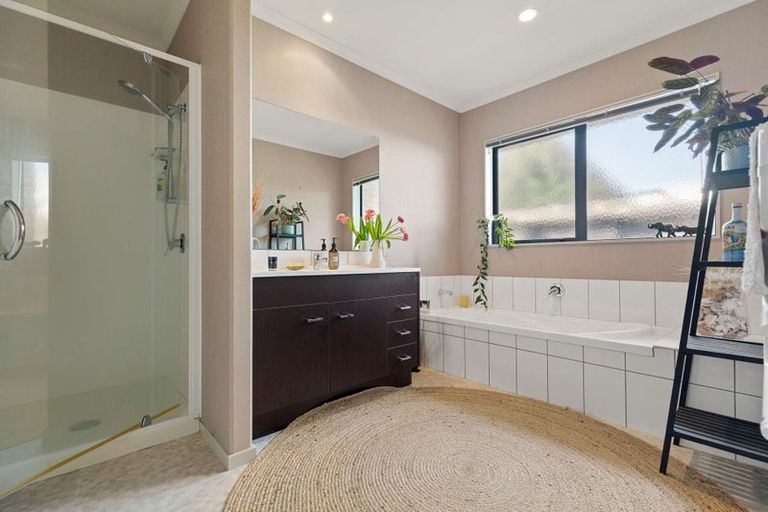 Photo of property in 11 Gibson Place, Papamoa Beach, Papamoa, 3118