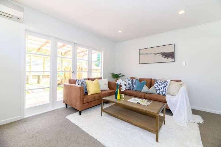 Photo of property in 130 Atkinson Road, Titirangi, Auckland, 0604