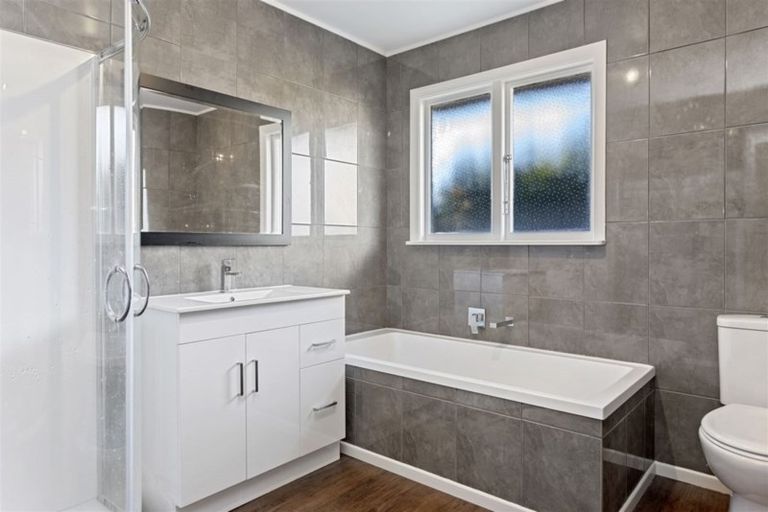 Photo of property in 122 Kippenberger Avenue, Rangiora, 7400