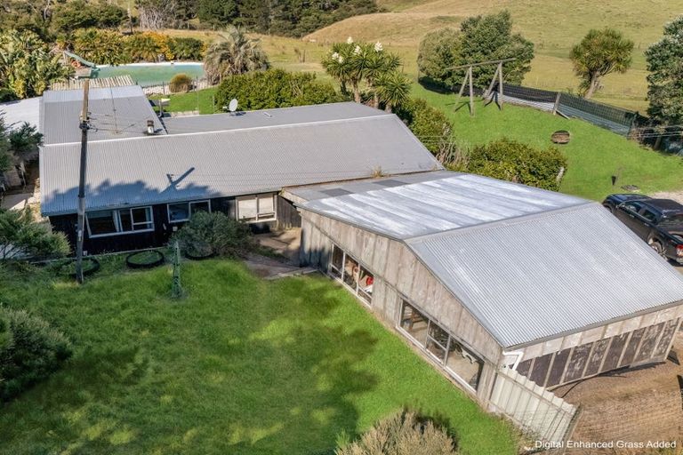 Photo of property in 2856 South Head Road, South Head, Helensville, 0874