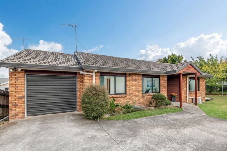 Photo of property in 2/55 Seaview Road, Glenfield, Auckland, 0629
