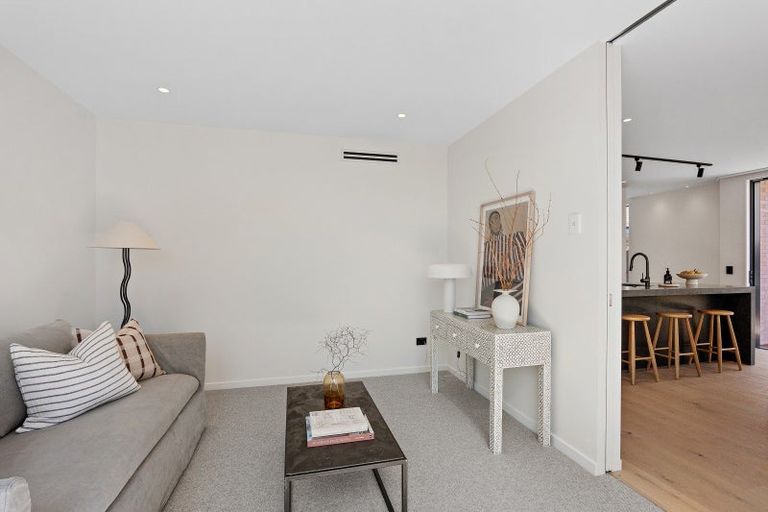 Photo of property in 15 Lees Road, Strowan, Christchurch, 8052