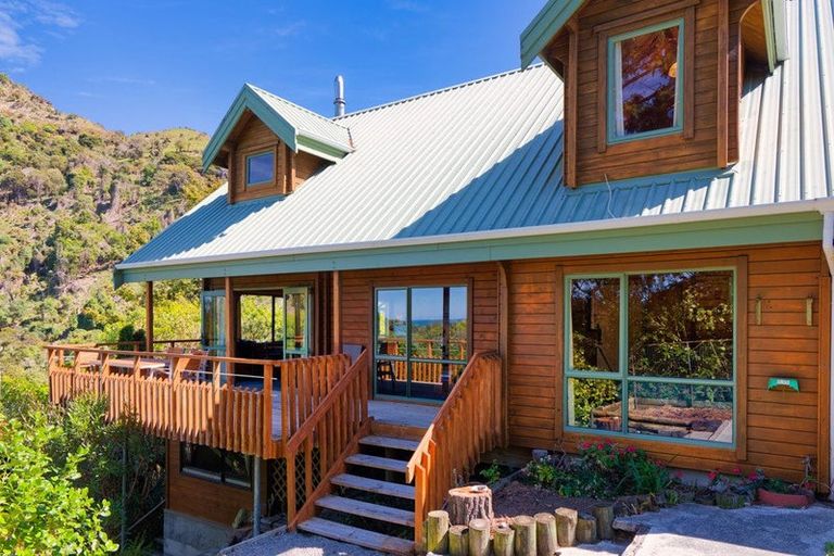 Photo of property in 6 Valley Road, Goose Bay, Kaikoura, 7374