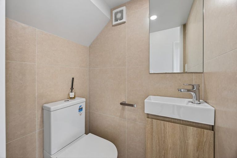 Photo of property in 27 Arahopu Place, Papakura, 2110