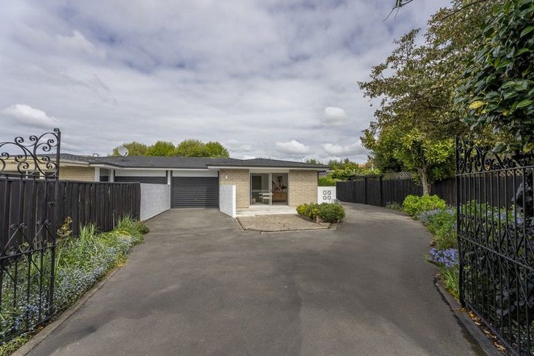 Photo of property in 2/367a Withells Road, Avonhead, Christchurch, 8042