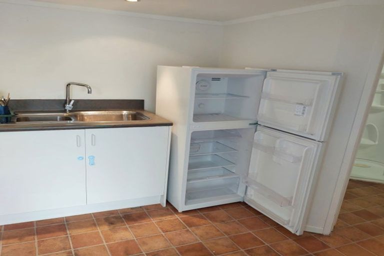 Photo of property in 91a Sylvan Avenue, Northcote, Auckland, 0627