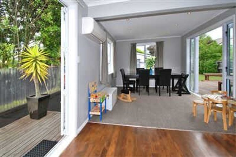 Photo of property in 8 Wilding Street, Saint Martins, Christchurch, 8022