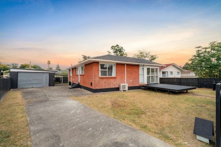 Photo of property in 15 Burndale Terrace, Manurewa, Auckland, 2102