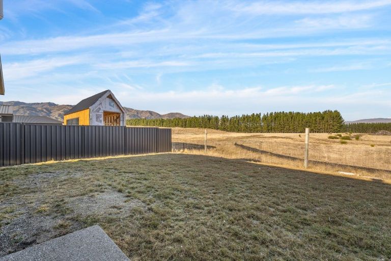 Photo of property in 149 Burdon Loop, Lake Hawea, 9382