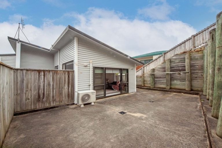 Photo of property in 6b Claverton Grove, Churton Park, Wellington, 6037