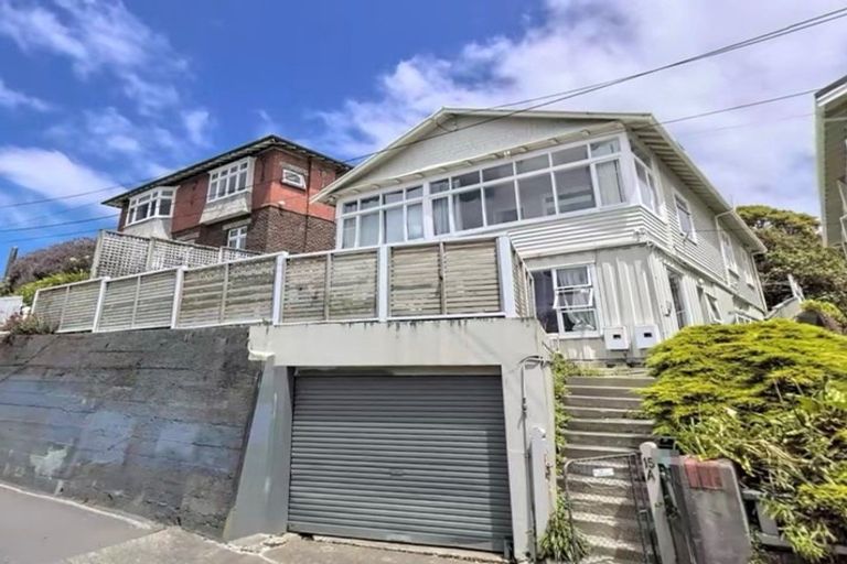 Photo of property in 15 Hankey Street, Mount Cook, Wellington, 6011
