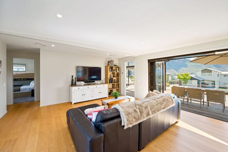 Photo of property in 11 Clutha Place, Wanaka, 9305