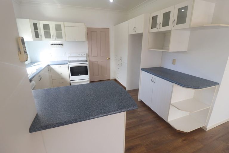 Photo of property in 1/4 Mickle Street, Te Atatu South, Auckland, 0610