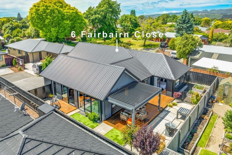 Photo of property in 6 Fairbairn Close, Halswell, Christchurch, 8025