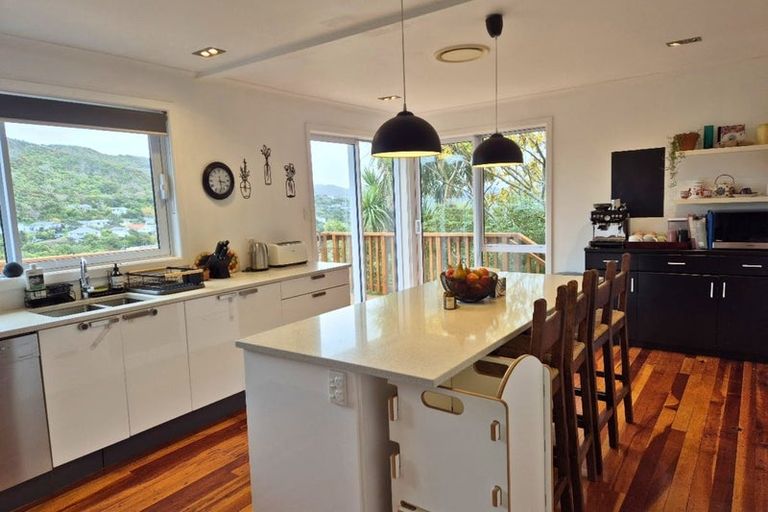 Photo of property in 14 Versailles Street, Karori, Wellington, 6012