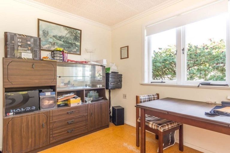 Photo of property in 1 Earl Road, Titirangi, Auckland, 0604