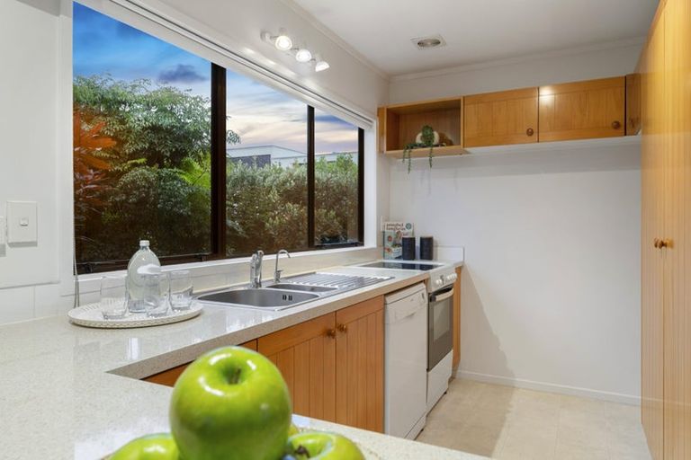 Photo of property in 1/2 Kowhai Road, Campbells Bay, Auckland, 0630