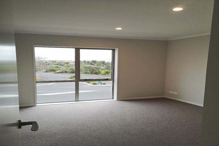 Photo of property in 97 Granville Drive, Massey, Auckland, 0614